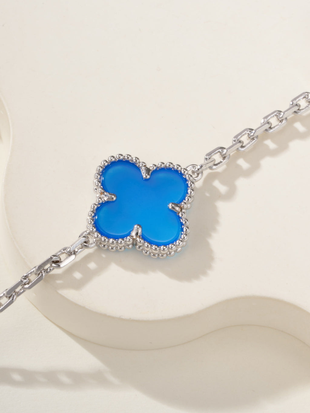 Five-Motif Four-Leaf Clover Bracelet – Lucky Charm for Everyday Wear