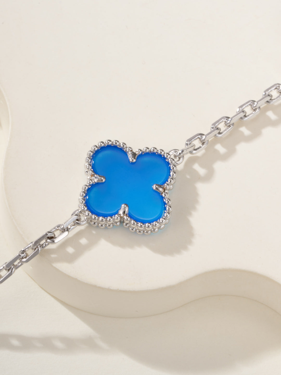 Five-Motif Four-Leaf Clover Bracelet – Lucky Charm for Everyday Wear