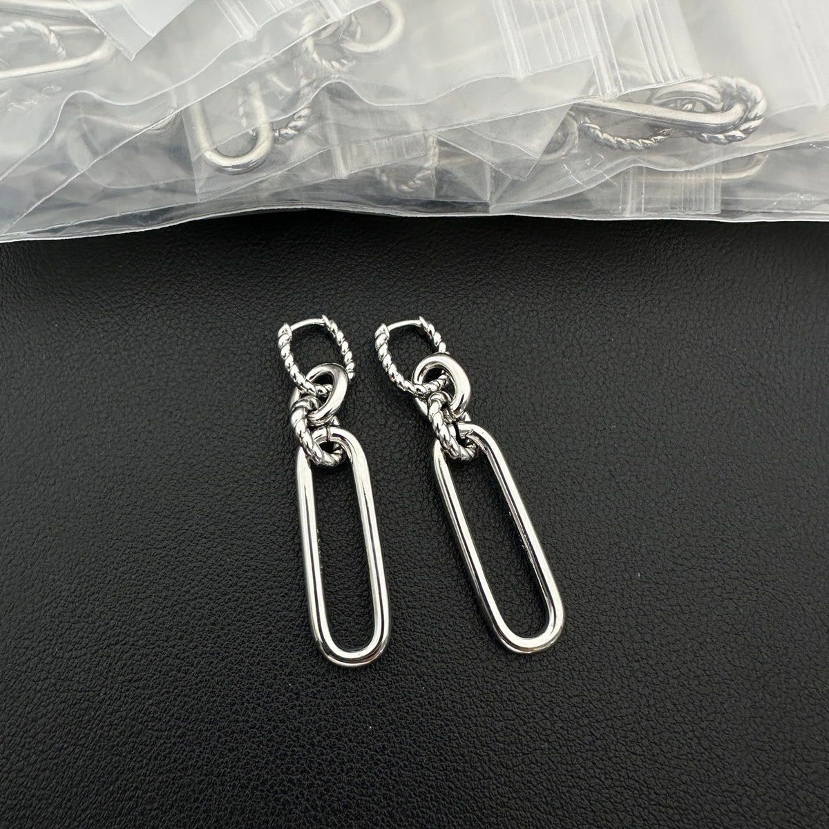 Interlocking Oval Link Drop Earrings–Twisted Rope Huggie