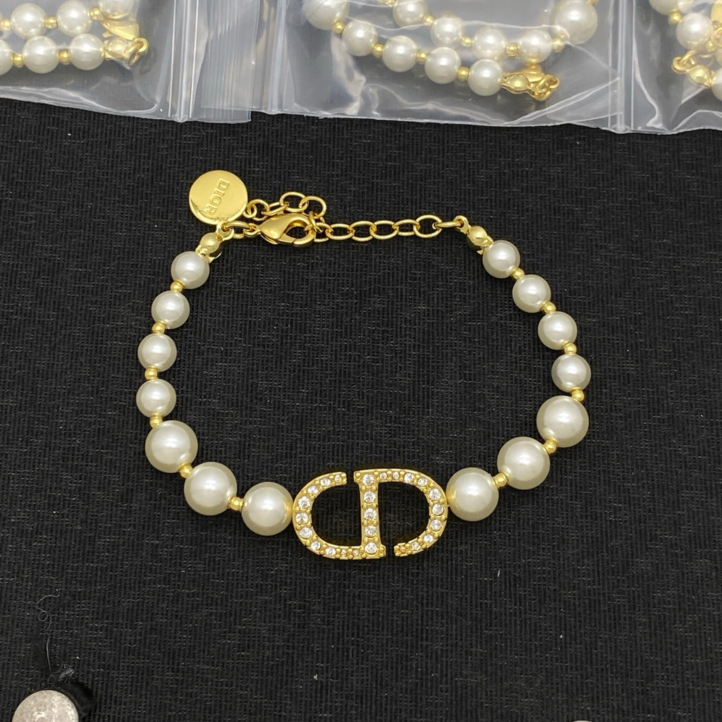 Lustrous Bead Bracelet – Pavé Interlocking CD-Style Monogram