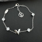 Crystal Station Bracelet – Pointed V Motif