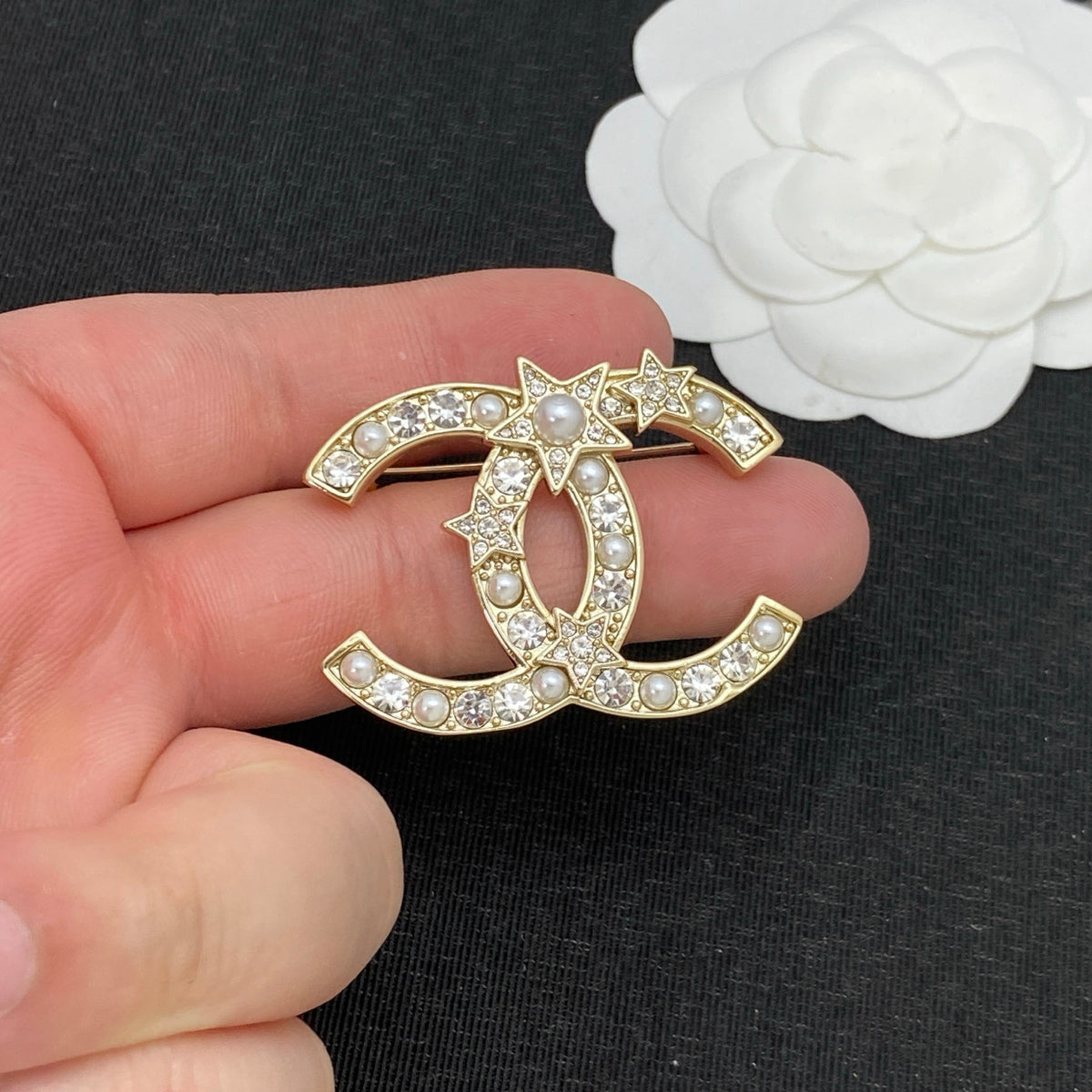 Crystal and Lustrous Bead Interlocking C Brooch – Star Charms
