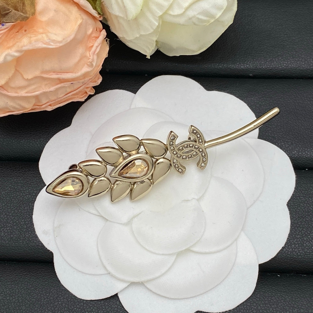 Wheat Leaf Branch Brooch – Pear-Shaped Champagne Stones