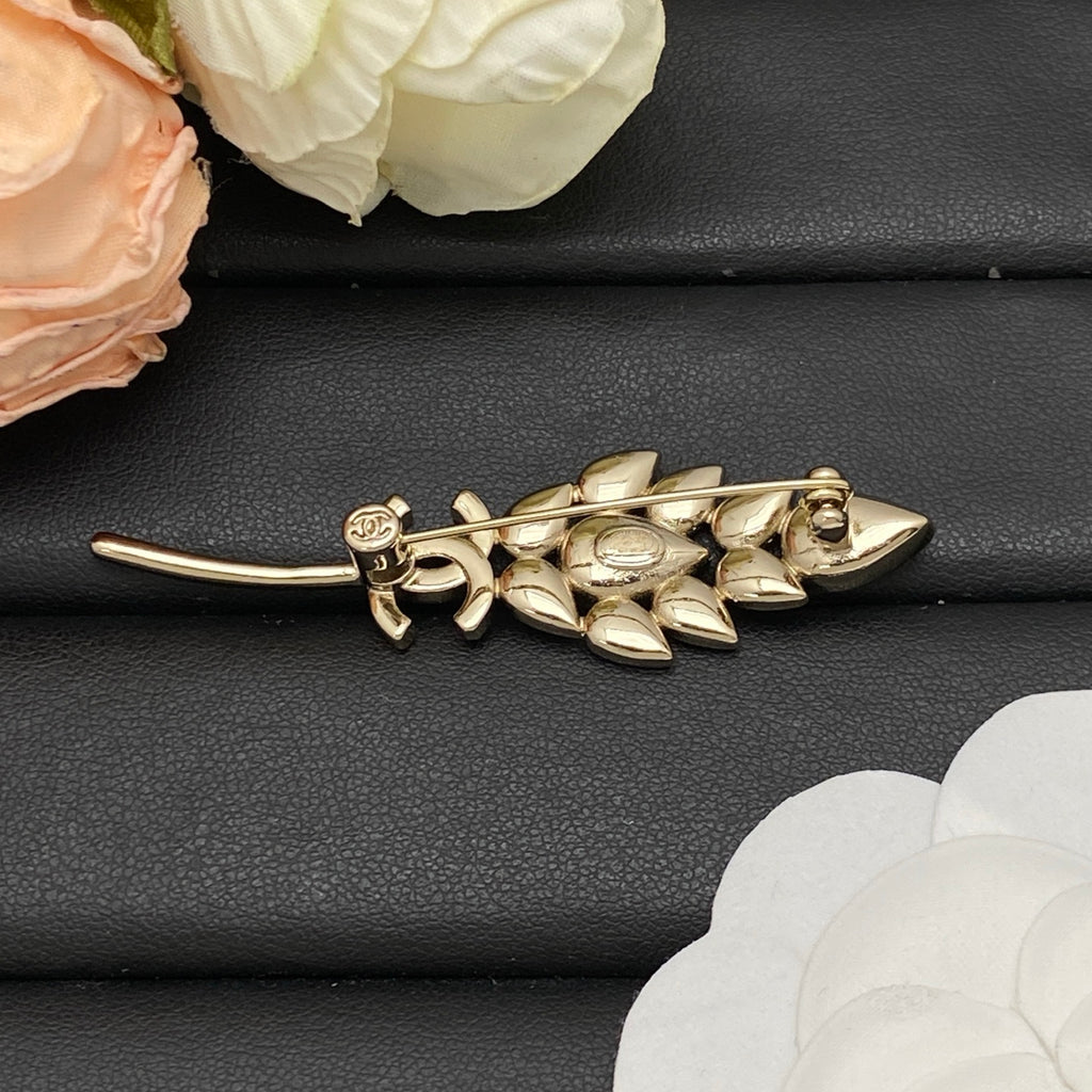 Wheat Leaf Branch Brooch – Pear-Shaped Champagne Stones