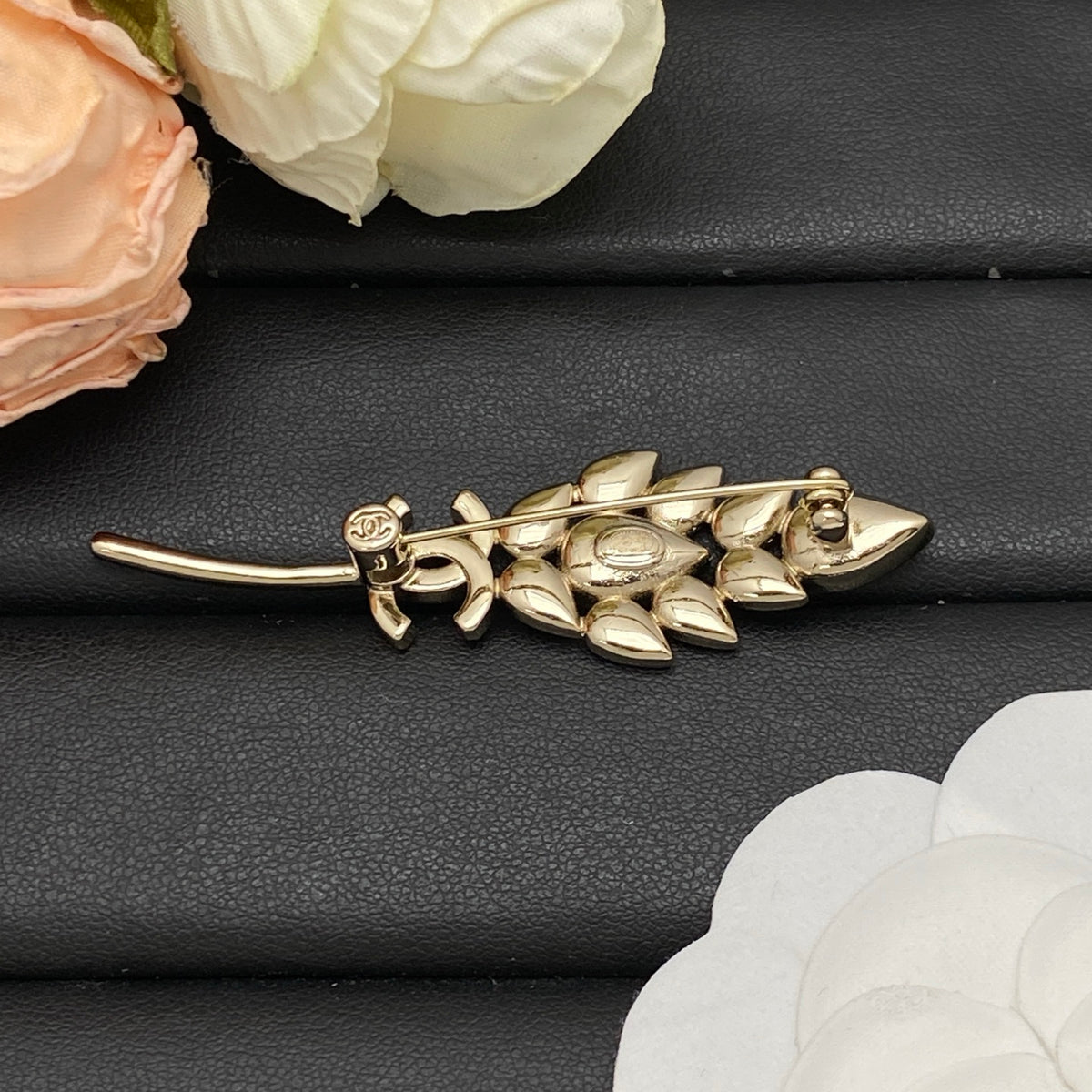 Wheat Leaf Branch Brooch – Pear-Shaped Champagne Stones