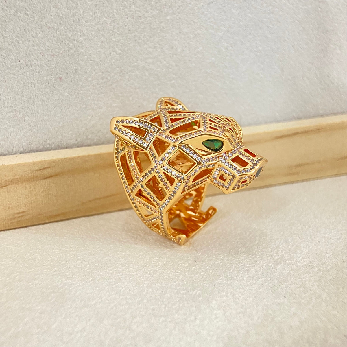 Pavé Openwork Panther Head Ring – Green Stone Eyes