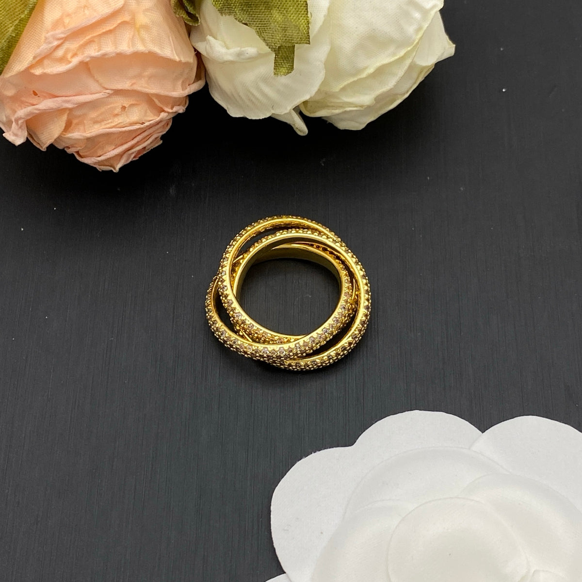 Interlocking Pavé Bands Ring – Twisted Trio