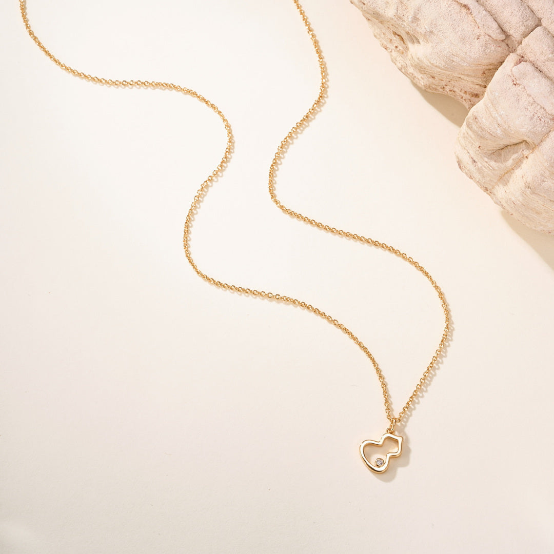 Lucky Gourd Charm Necklace – Single Gemstone Pendant, Elegant Hollow Design