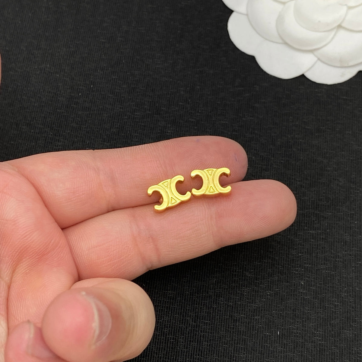 Interlocking Arch Stud Earrings