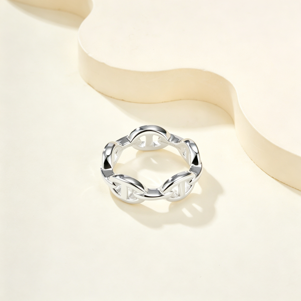 Chain-Link Fashion Ring – Polished Finish