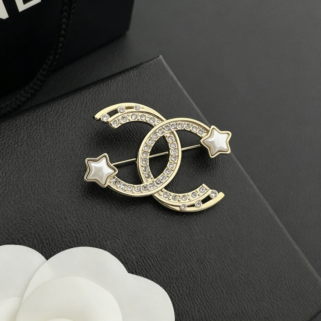 Interlocking C Star Brooch – Crystals & Lustrous Bead Stars
