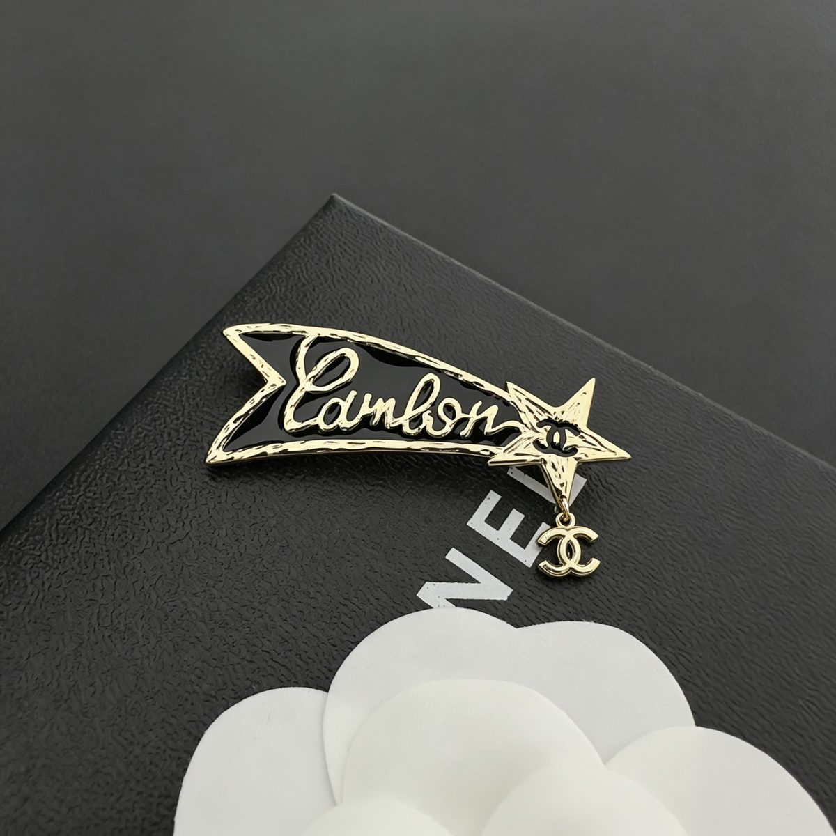 Shooting Star Enamel Brooch – Black