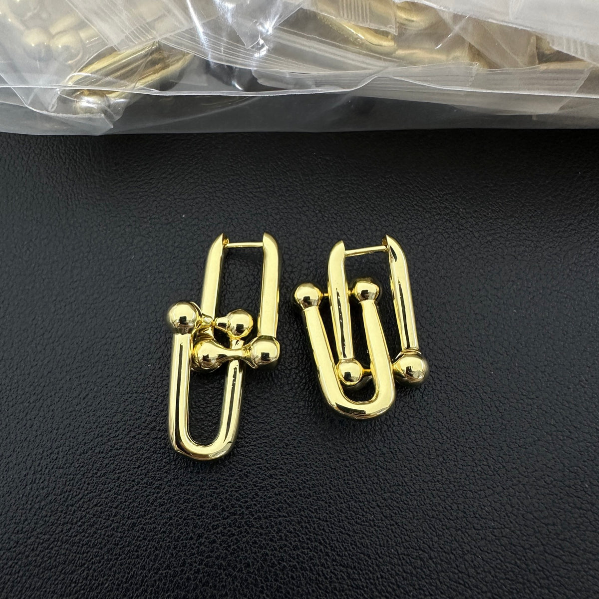 Interlocking U Link Stud Earrings Fashion Women Ear Jewelry