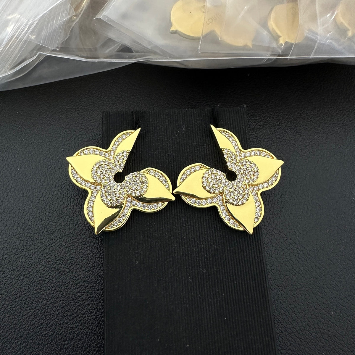 Floral Clover Stud Earrings Fully Paved Sparkling Gemstones Fashion Women Ear Jewelry