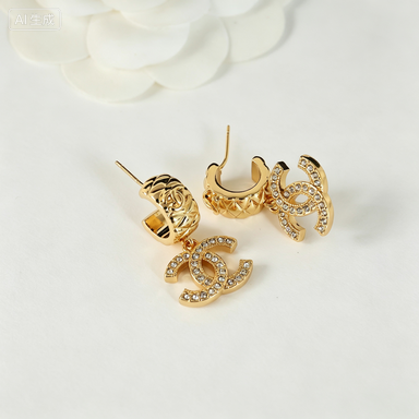 Quilted Double-C Pendant Stud Earrings–Lattice Matelassé