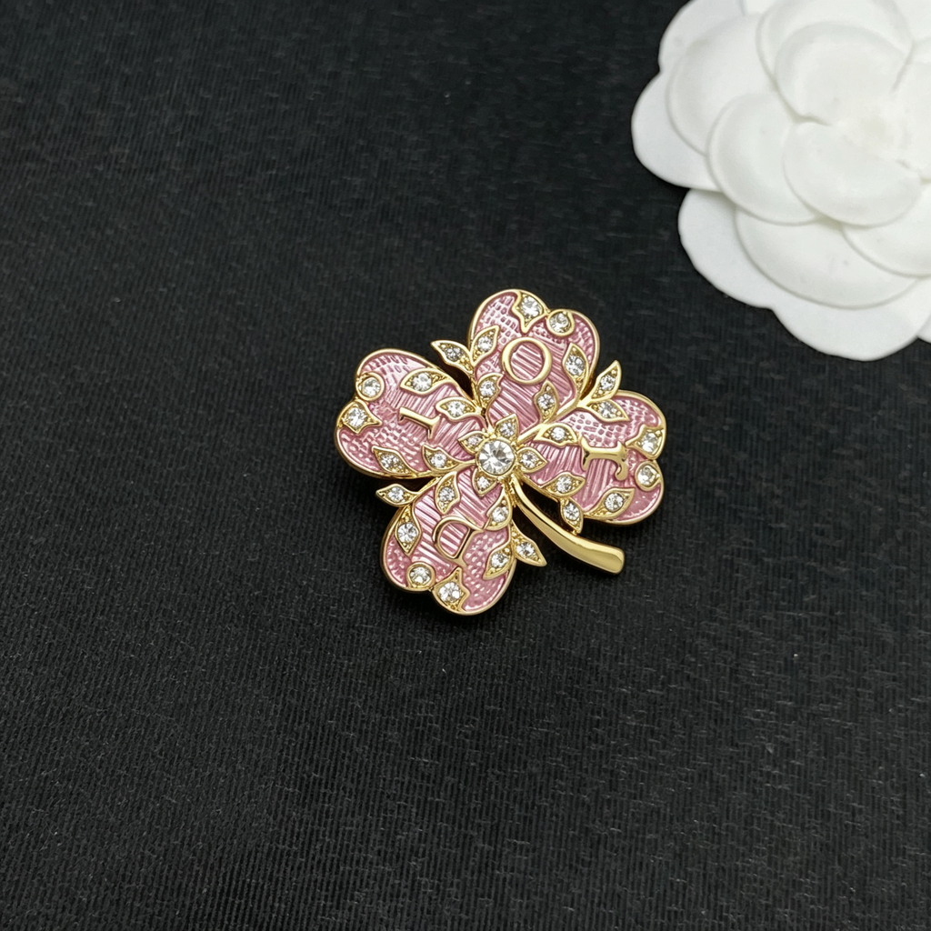 Pink Guilloché Enamel Four-Leaf Clover Brooch – Crystal Detail