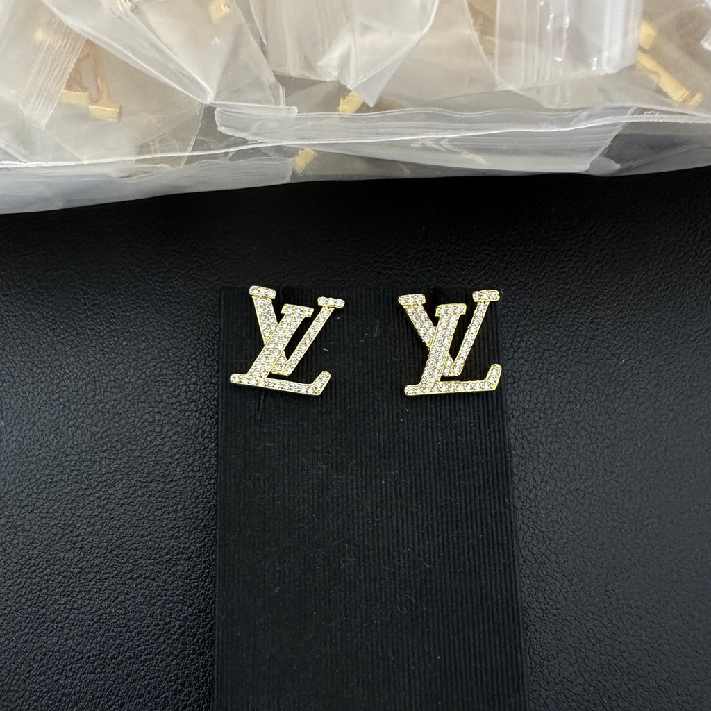 Intertwined Letter Stud Earrings Fully Paved Sparkling Gemstones Fashion Women Ear Jewelry